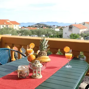 apartmani-sarlija.hotelinzadar.com/